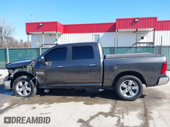 2017 Ram 1500 Big Horn z VIN 3C6RR7LT6HG522612, wystawiony jako IAAI lot #41761830 z przebiegiem 117 480 mil mil oraz . Historia ofert i sprzedaży dostępna na DreamBid. Obrazek 15.