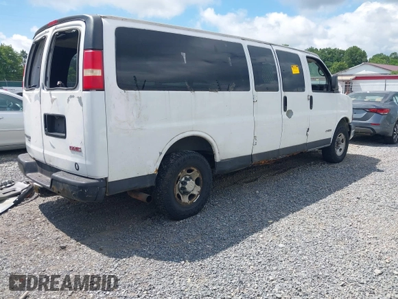 2006 Chevrolet Express Passenger with VIN 1GAHG39UX61106876, listed as a IAAI auction lot 42722638 with 157,081 mi miles and . Bid and sale history available at DreamBid. Image 4.