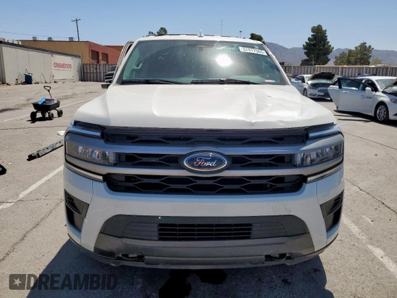 2024 Ford Expedition Max XLT с VIN 1FMJK1J80REA77729, выставлен на аукционе Copart как лот 57477565 с пробегом 20 697 миль миль и Списание • Salvage title. История ставок и продаж доступна на DreamBid. Изображение 5.