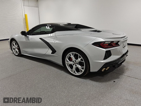 2020 Chevrolet Corvette 2LT with VIN 1G1Y73D46L5111312, listed as a Copart auction lot 83266794 with 30,378 mi miles and Clean Title. Bid and sale history available at carsss.com. Image 2.