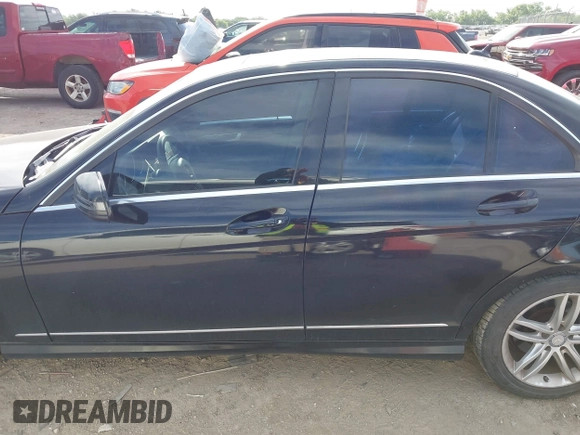 2012 Mercedes-Benz C 300 Sport с VIN WDDGF8BB0CR194061, выставлен на аукционе IAAI как лот 42309322 с пробегом 100 508 миль миль и . История ставок и продаж доступна на DreamBid. Изображение 15.