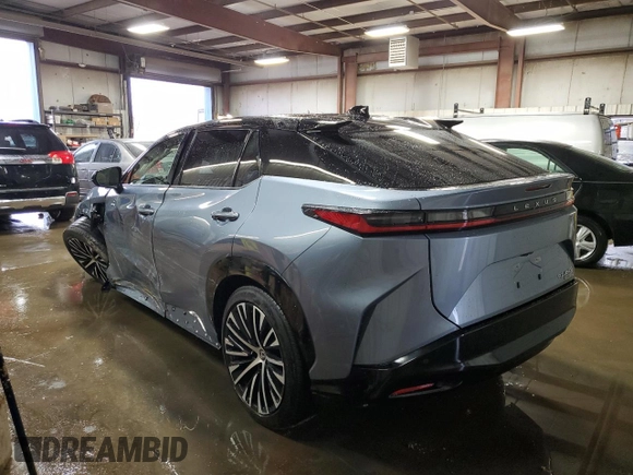 2023 Lexus RZ 450e Premium с VIN JTJAAAAB0PA004297, выставлен на аукционе Copart как лот 82275023 с пробегом 6 684 миль миль и . История ставок и продаж доступна на DreamBid. Изображение 2.