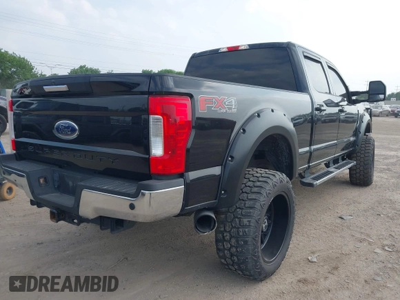 2018 Ford Super Duty F-250 SRW XL with VIN 1FT7W2BT7JEB26098, listed as a IAAI auction lot 41946894 with 160,396 mi miles. Bid and sale history available at carsss.com. Image 4.