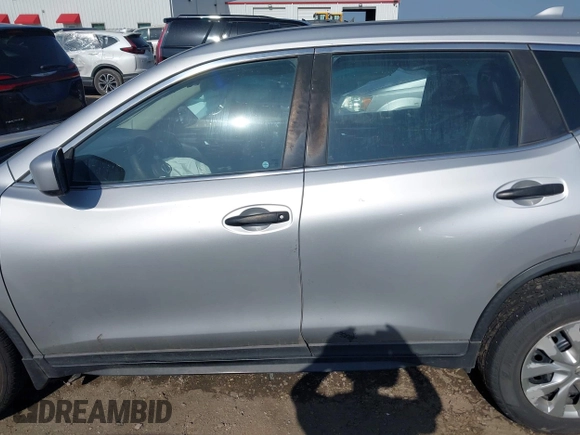 2018 Nissan Rogue SV with VIN KNMAT2MVXJP517232, listed as a IAAI auction lot 41924893 with 205,932 mi miles. Bid and sale history available at carsss.com. Image 14.