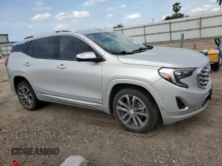2019 GMC Terrain Denali z VIN 3GKALSEXXKL193300, wystawiony jako Copart lot #53162665 z przebiegiem 94 568 mil mil oraz Szkoda całkowita • Salvage title. Historia ofert i sprzedaży dostępna na DreamBid. Obrazek 4.