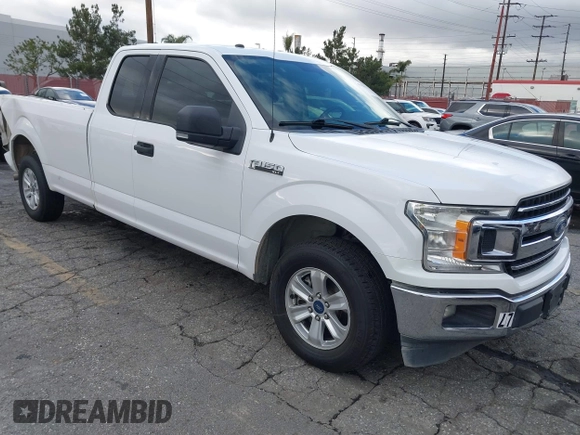 2018 Ford F-150 XL z VIN 1FTEX1C58JKF59560, wystawiony jako IAAI lot #41588032 z przebiegiem 138 858 mil mil oraz . Historia ofert i sprzedaży dostępna na DreamBid. Obrazek 1.