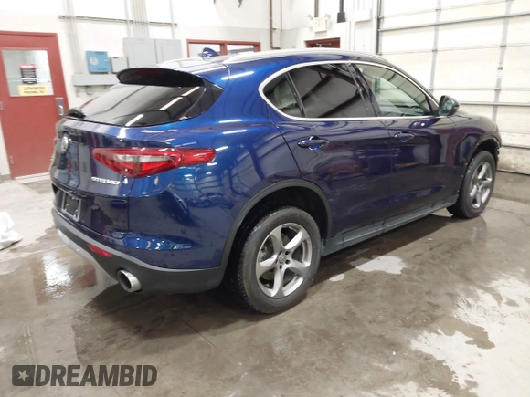 2018 Alfa Romeo Stelvio z VIN ZASFAKAN6J7B74782, wystawiony jako IAAI lot #41939007 z przebiegiem 48 210 mil mil oraz . Historia ofert i sprzedaży dostępna na DreamBid. Obrazek 4.
