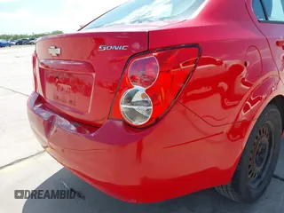 2016 Chevrolet Sonic LS с VIN 1G1JA5SH9G4124457, выставлен на аукционе IAAI как лот 42447302 с пробегом 143 116 миль миль и . История ставок и продаж доступна на DreamBid. Изображение 20.