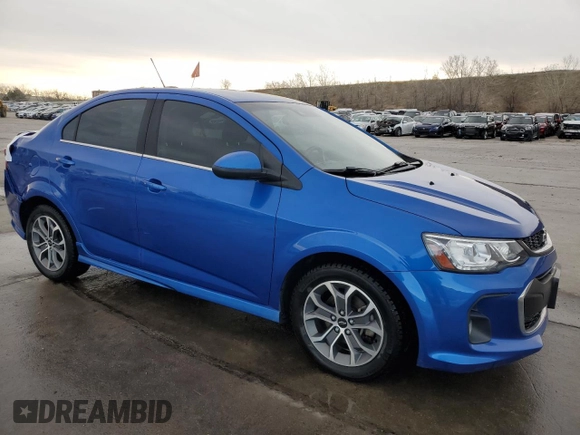 2019 Chevrolet Sonic LT z VIN 1G1JD5SB3K4148300, wystawiony jako Copart lot #52169025 z przebiegiem 59 689 mil mil oraz Szkoda całkowita • Salvage title. Historia ofert i sprzedaży dostępna na DreamBid. Obrazek 4.