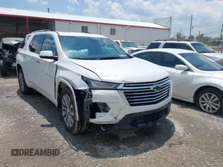 2023 Chevrolet Traverse Premier z VIN 1GNEVKKW0PJ240312, wystawiony jako IAAI lot #42684137 z przebiegiem 25 221 mil mil oraz . Historia ofert i sprzedaży dostępna na DreamBid. Obrazek 1.