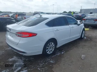 2018 Ford Fusion S z VIN 3FA6P0G71JR166706, wystawiony jako IAAI lot #42275722 z przebiegiem 33 752 mil mil oraz . Historia ofert i sprzedaży dostępna na DreamBid. Obrazek 4.