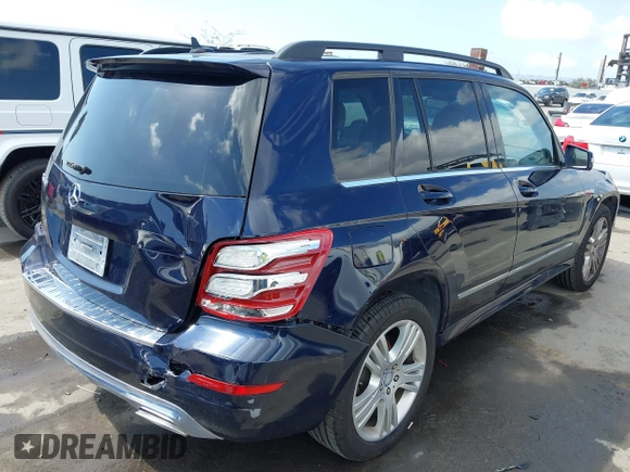 2014 Mercedes-Benz GLK 350 z VIN WDCGG5HB9EG278580, wystawiony jako IAAI lot #41702642 z przebiegiem 45 234 mil mil oraz . Historia ofert i sprzedaży dostępna na DreamBid. Obrazek 6.