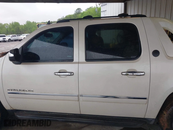 2013 Chevrolet Avalanche LTZ with VIN 3GNMCGE03DG296330, listed as a IAAI auction lot 41985209 with 265,798 mi miles and . Bid and sale history available at DreamBid. Image 14.