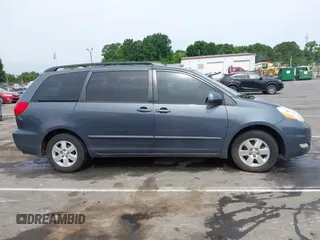 2007 Toyota Sienna XLE z VIN 5TDZK22C47S041176, wystawiony jako IAAI lot #42188204 z przebiegiem 205 203 mil mil oraz . Historia ofert i sprzedaży dostępna na DreamBid. Obrazek 13.