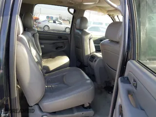 2004 GMC Yukon XL Denali with VIN 1GKFK66U14J290142, listed as a IAAI auction lot 41846973 with NaN miles. Bid and sale history available at carsss.com. Image 8.