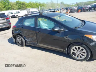 2016 Hyundai Elantra z VIN KMHD35LHXGU275560, wystawiony jako IAAI lot #42102381 z przebiegiem 35 572 mil mil oraz . Historia ofert i sprzedaży dostępna na DreamBid. Obrazek 6.