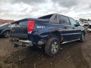 2005 Chevrolet Avalanche Z71 with VIN 3GNEK12Z75G258687, listed as a Copart auction lot 69597804 with 214,804 mi miles and Salvage Title. Bid and sale history available at carsss.com. Image 3.
