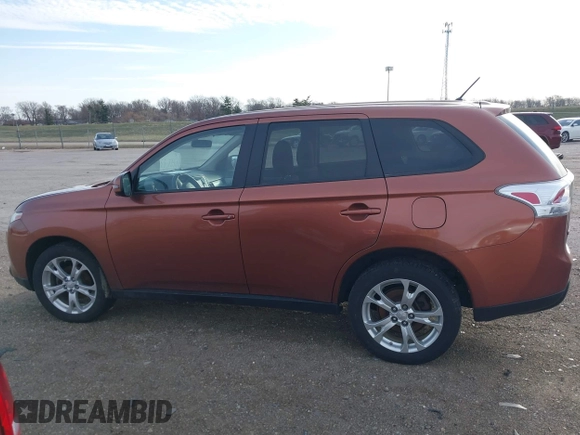 2014 Mitsubishi Outlander SE z VIN JA4AZ3A31EZ008884, wystawiony jako IAAI lot #41825440 z przebiegiem 171 232 mil mil oraz . Historia ofert i sprzedaży dostępna na DreamBid. Obrazek 14.