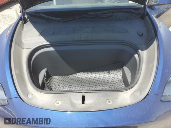 2022 Tesla Model Y Performance z VIN 7SAYGDEF6NF337710, wystawiony jako Copart lot #60200985 z przebiegiem 101 168 mil mil oraz Szkoda całkowita • Salvage title. Historia ofert i sprzedaży dostępna na DreamBid. Obrazek 11.