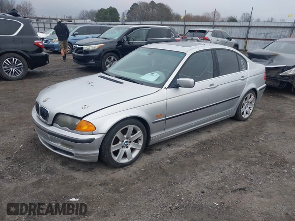 2000 BMW 3 Series 328i with VIN WBAAM5330YFR16615, listed as a IAAI auction lot 41496845 with Not Provided miles. Bid and sale history available at carsss.com. Image 2.