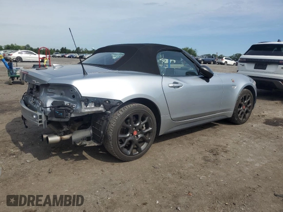 2020 FIAT 124 Spider Lusso z VIN JC1NFAEK3L0144390, wystawiony jako Copart lot #56587145 z przebiegiem 23 493 mil mil oraz Szkoda całkowita • Salvage title. Historia ofert i sprzedaży dostępna na DreamBid. Obrazek 3.