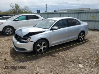 2011 Volkswagen Jetta SE z VIN 3VWDZ7AJ5BM336859, wystawiony jako Copart lot #55958525 z przebiegiem 134 548 mil mil oraz Szkoda całkowita • Salvage title. Historia ofert i sprzedaży dostępna na DreamBid. Obrazek 1.