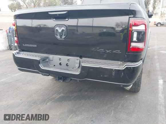 2022 Ram 2500 Laramie z VIN 3C6UR5FL2NG377414, wystawiony jako IAAI lot #41492443 z przebiegiem 100 477 mil mil oraz . Historia ofert i sprzedaży dostępna na DreamBid. Obrazek 12.