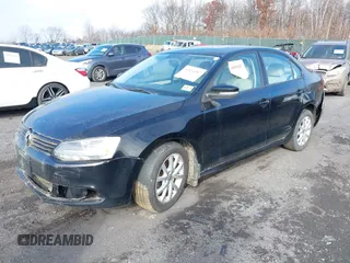 2011 Volkswagen Jetta SE with VIN 3VWDZ7AJ8BM361576, listed as a IAAI auction lot 40854087 with 174,904 mi miles and . Bid and sale history available at DreamBid. Image 2.