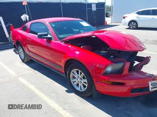 2008 Ford Mustang Deluxe with VIN 1ZVHT80N885152088, listed as a IAAI auction lot 41728721 with 161,650 mi miles. Bid and sale history available at carsss.com. Image 1.