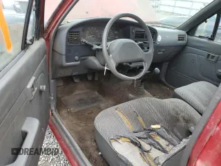 1992 Toyota Pickup DLX z VIN JT4RN93P4N5064218, wystawiony jako Copart lot #58095635 z przebiegiem 256 271 mil mil oraz Tytuł czysty. Historia ofert i sprzedaży dostępna na DreamBid. Obrazek 9.