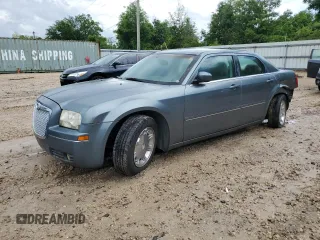 2005 Chrysler 300 Touring z VIN 2C3JA53GX5H678124, wystawiony jako Copart lot #54922435 z przebiegiem 61 095 mil mil oraz Szkoda całkowita • Salvage title. Historia ofert i sprzedaży dostępna na DreamBid. Obrazek 1.