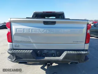 2019 Chevrolet Silverado 1500 Custom Trail Boss with VIN 3GCPYCEF2KG276295, listed as a IAAI auction lot 41376338 with 68,336 mi miles. Bid and sale history available at carsss.com. Image 17.