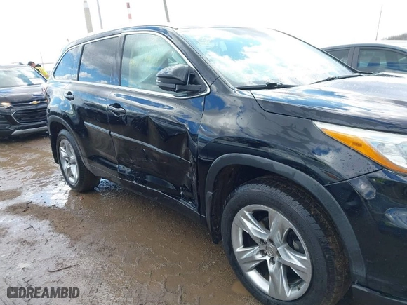 2015 Toyota Highlander Limited with VIN 5TDDKRFH5FS174178, listed as a IAAI auction lot 41671991 with 190,575 mi miles. Bid and sale history available at carsss.com. Image 6.