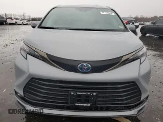 2022 Toyota Sienna XLE Woodland Edition with VIN 5TDASKFC7NS050054, listed as a Copart auction lot 84748544 with 0 mi miles and Salvage Title. Bid and sale history available at carsss.com. Image 5.