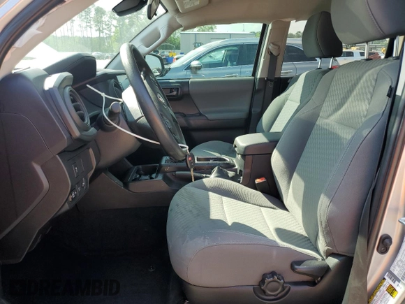 2023 Toyota Tacoma SR z VIN 3TMCZ5ANXPM596400, wystawiony jako Copart lot #52348175 z przebiegiem 15 925 mil mil oraz Szkoda całkowita • Salvage title. Historia ofert i sprzedaży dostępna na DreamBid. Obrazek 7.