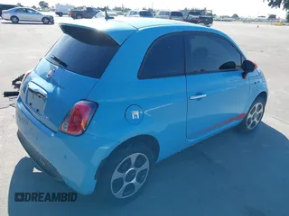 2015 FIAT 500e z VIN 3C3CFFGEXFT522859, wystawiony jako IAAI lot #42323797 z przebiegiem 71 503 mil mil oraz . Historia ofert i sprzedaży dostępna na DreamBid. Obrazek 4.
