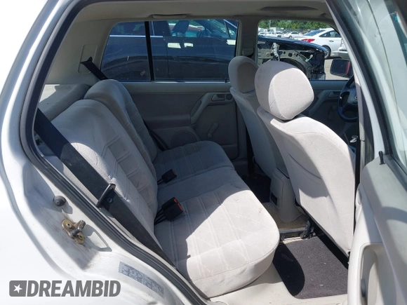 1998 Volkswagen Golf с VIN 3VWFB81H0WM245150, выставлен на аукционе IAAI как лот 42333395 с пробегом 184 410 миль миль и . История ставок и продаж доступна на DreamBid. Изображение 8.