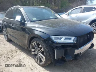 2018 Audi SQ5 Premium Plus z VIN WA1A4AFY9J2007752, wystawiony jako IAAI lot #42084396 z przebiegiem 90 443 mil mil oraz . Historia ofert i sprzedaży dostępna na DreamBid. Obrazek 1.