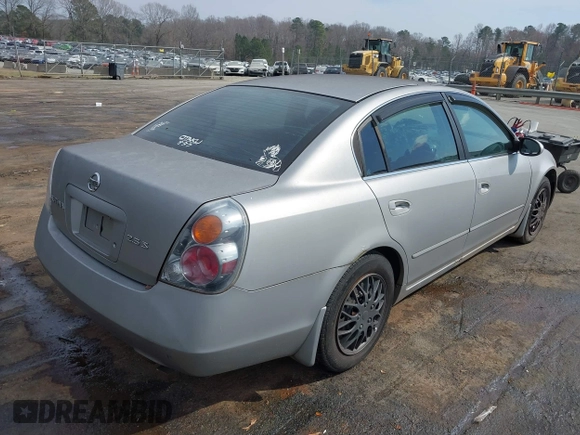 2003 Nissan Altima S with VIN 1N4AL11D23C290009, listed as a IAAI auction lot 41813061 with 247,427 mi miles. Bid and sale history available at carsss.com. Image 4.