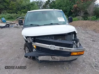2020 Chevrolet Express Passenger LT z VIN 1GAZGPFG0L1170592, wystawiony jako IAAI lot #39919731 z przebiegiem 124 012 mil mil oraz . Historia ofert i sprzedaży dostępna na DreamBid. Obrazek 12.
