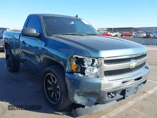 2009 Chevrolet Silverado 1500 with VIN 1GCEC24039Z215240, listed as a IAAI auction lot 41308199 with 104,662 mi miles and . Bid and sale history available at DreamBid. Image 6.