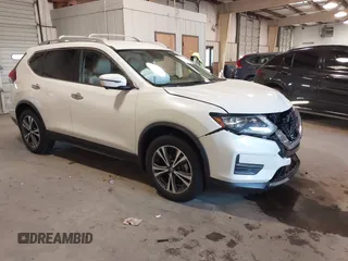 2020 Nissan Rogue S with VIN JN8AT2MT9LW004338, listed as a IAAI auction lot 41270876 with 35,331 mi miles. Bid and sale history available at carsss.com. Image 1.