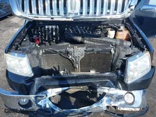 2008 Lincoln Mark LT with VIN 5LTPW18598FJ02857, listed as a IAAI auction lot 41320924 with 82,994 mi miles. Bid and sale history available at carsss.com. Image 10.