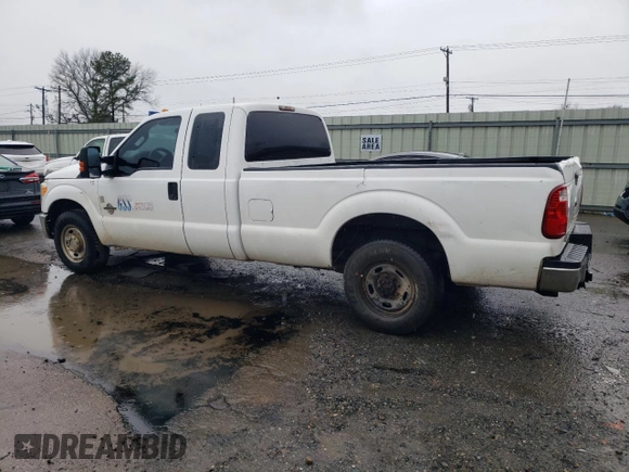 2013 Ford F-250 XLT with VIN 1FT7X2ATXDEA89535, listed as a Copart auction lot 45032825 with 304,653 mi miles and Clean title. Bid and sale history available at DreamBid. Image 2.