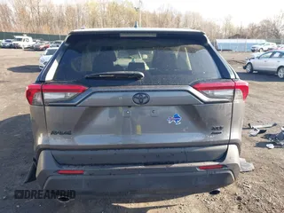 2020 Toyota RAV4 XLE with VIN 2T3P1RFV2LW130185, listed as a IAAI auction lot 42033372 with 98,667 mi miles and . Bid and sale history available at DreamBid. Image 16.