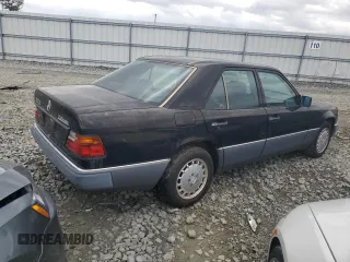 1993 Mercedes-Benz 300 with VIN WDBEB28E6PB878265, listed as a Copart auction lot 50939465 with 229,635 mi miles and Clean Title. Bid and sale history available at DreamBid. Image 3.