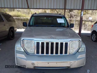 2008 Jeep Liberty Limited with VIN 1J8GP58K98W211079, listed as a IAAI auction lot 41849328 with 195,254 mi miles. Bid and sale history available at carsss.com. Image 6.