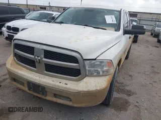 2019 Ram 1500 Express z VIN 1C6RR7FT5KS726409, wystawiony jako IAAI lot #41837904 z przebiegiem 151 673 mil mil oraz . Historia ofert i sprzedaży dostępna na DreamBid. Obrazek 17.