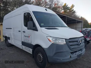 2019 Mercedes-Benz Sprinter Cargo z VIN WD4PF1CD0KT011539, wystawiony jako IAAI lot #40876191 z przebiegiem 171 167 mil mil oraz . Historia ofert i sprzedaży dostępna na DreamBid. Obrazek 1.