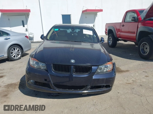 2007 BMW 3 Series 328i with VIN WBAVC53537FZ80622, listed as a IAAI auction lot 41923438 with 112,954 mi miles and . Bid and sale history available at carsss.com. Image 13.